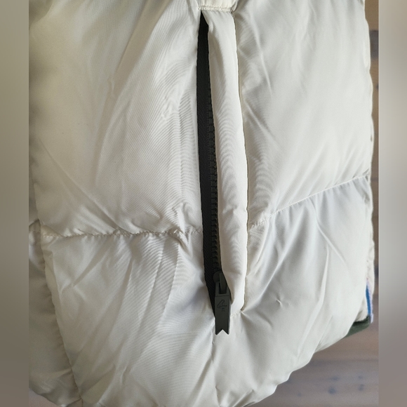 NWT FourLaps Polar Quilted Sherpa Jacket Reversible Unisex Medium Thyme/White - Picture 8 of 15